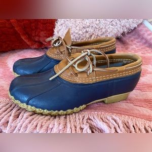 Size “8” (but actually bigger) ll bean duck boot/moccasin